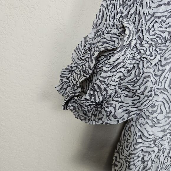 Diane Von Furstenberg Syrah Silk Blouse Size 4DVF Floral Rose Print Lined V-Neck - Picture 5 of 12